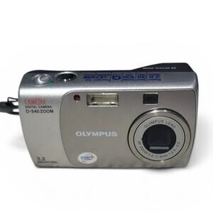 Olympus Camedia D-540 Zoom (3.2MP Digital Camera)